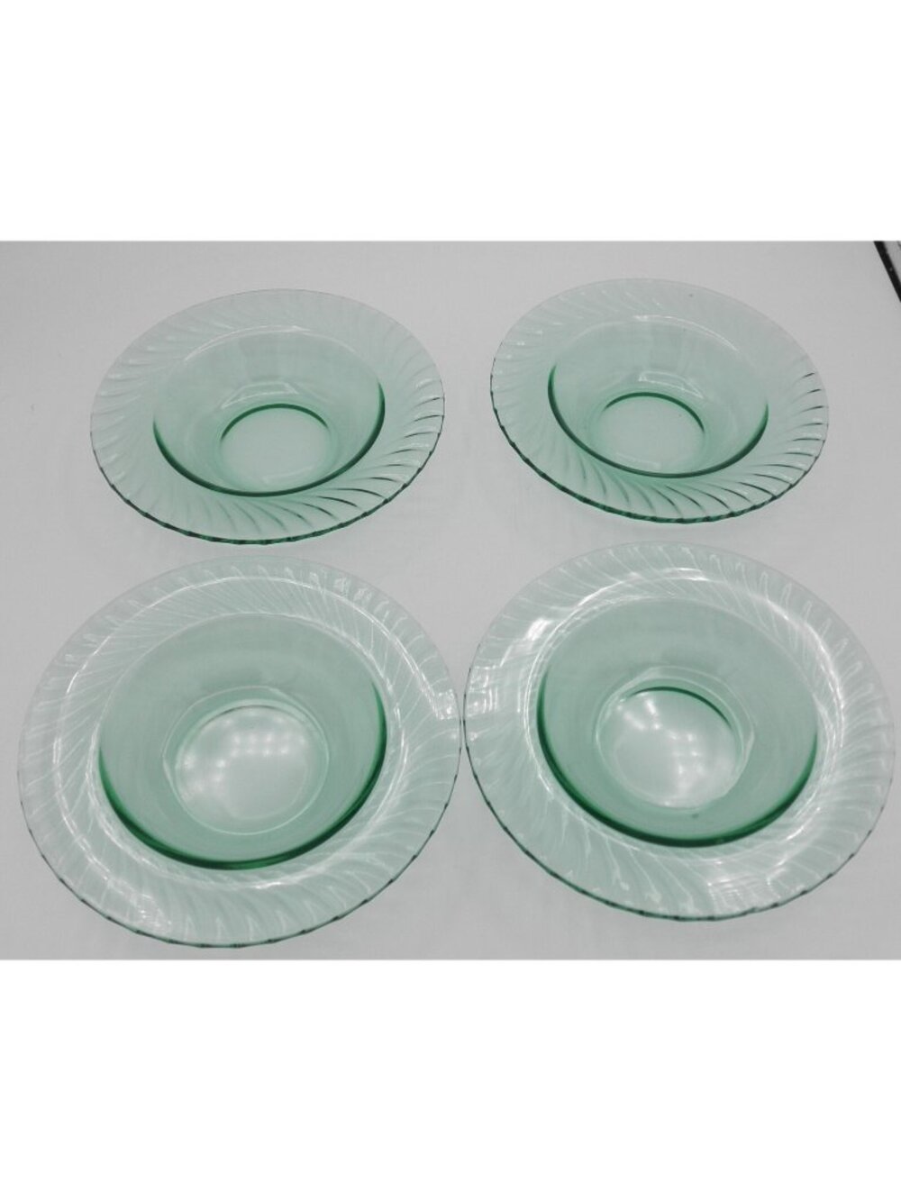 Pyrex Festiva Spring Green Swirl Rimmed Bowls Set of 4 Vintage